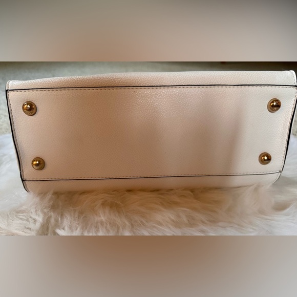 Hamilton Elegant Cream Medium Leather Satchel with Gold Accents hard wear - Picture 4 of 14